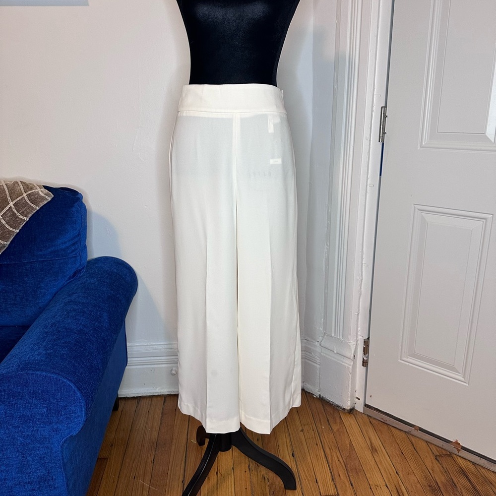 Express cream colored culottes size 2 new with tags